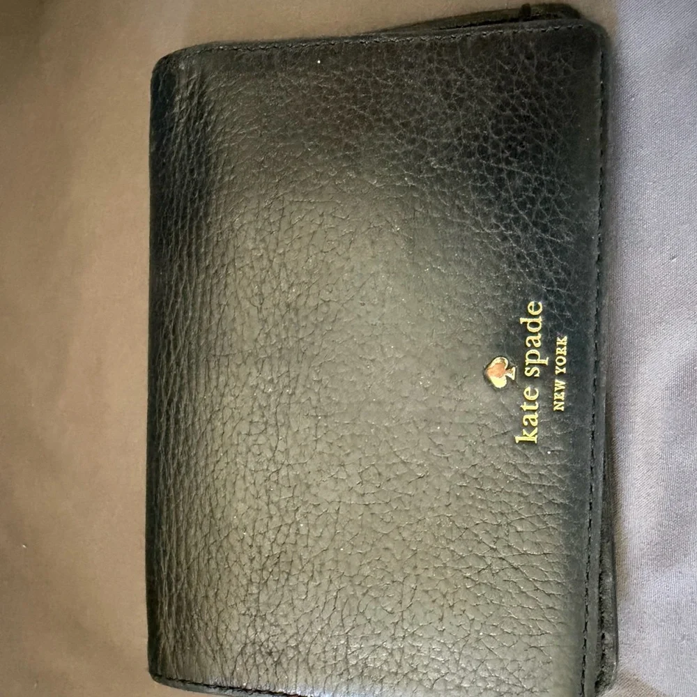 kate spade compact pebble